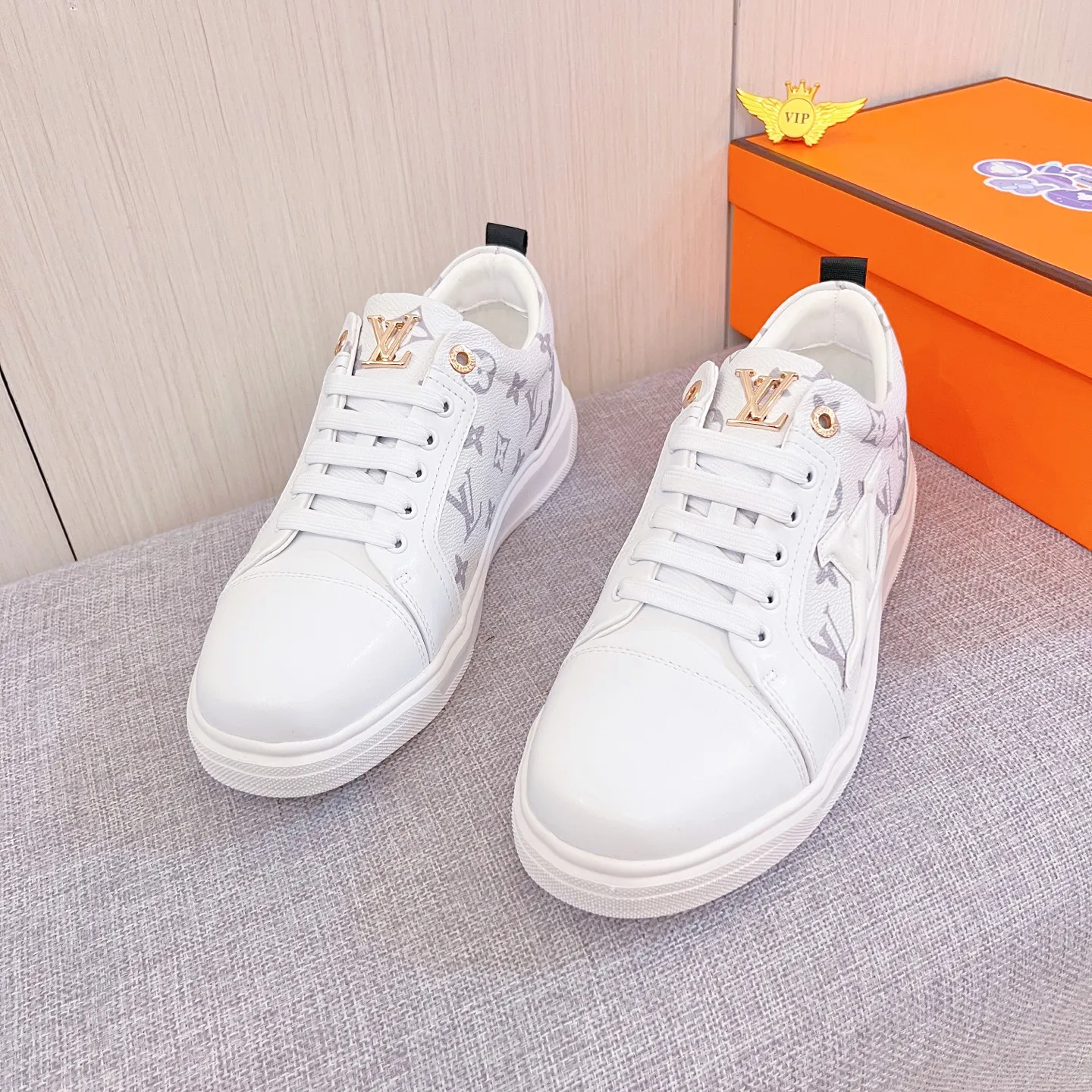 Men's Men's Shoes Men's Shoes💰 420 Men's Men's Shoes💰[LV]🔥Louis Vuitton Men's high-end brand official website 1:1 Latest masterpiece: The upper is made of Italian imported first-layer cowhide with a comfortable and breathable lining➕Original non-slip and wear-resistant outsole🔥, making walking more convenient and comfortable! An exclusive new model, a stunning work, a beautiful 1:1 replica [color] compared to the official quality! Create a fashionable personality to set off your uniqueness! A must-have for trendy men! Classic🔥Size: 38-44 Color: 🔥Multiple colors available🔥.